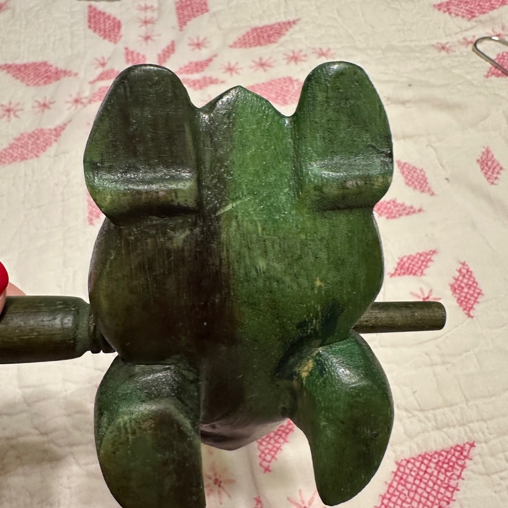 Charming Green Wooden Reptile Decor - Picture 4 of 5